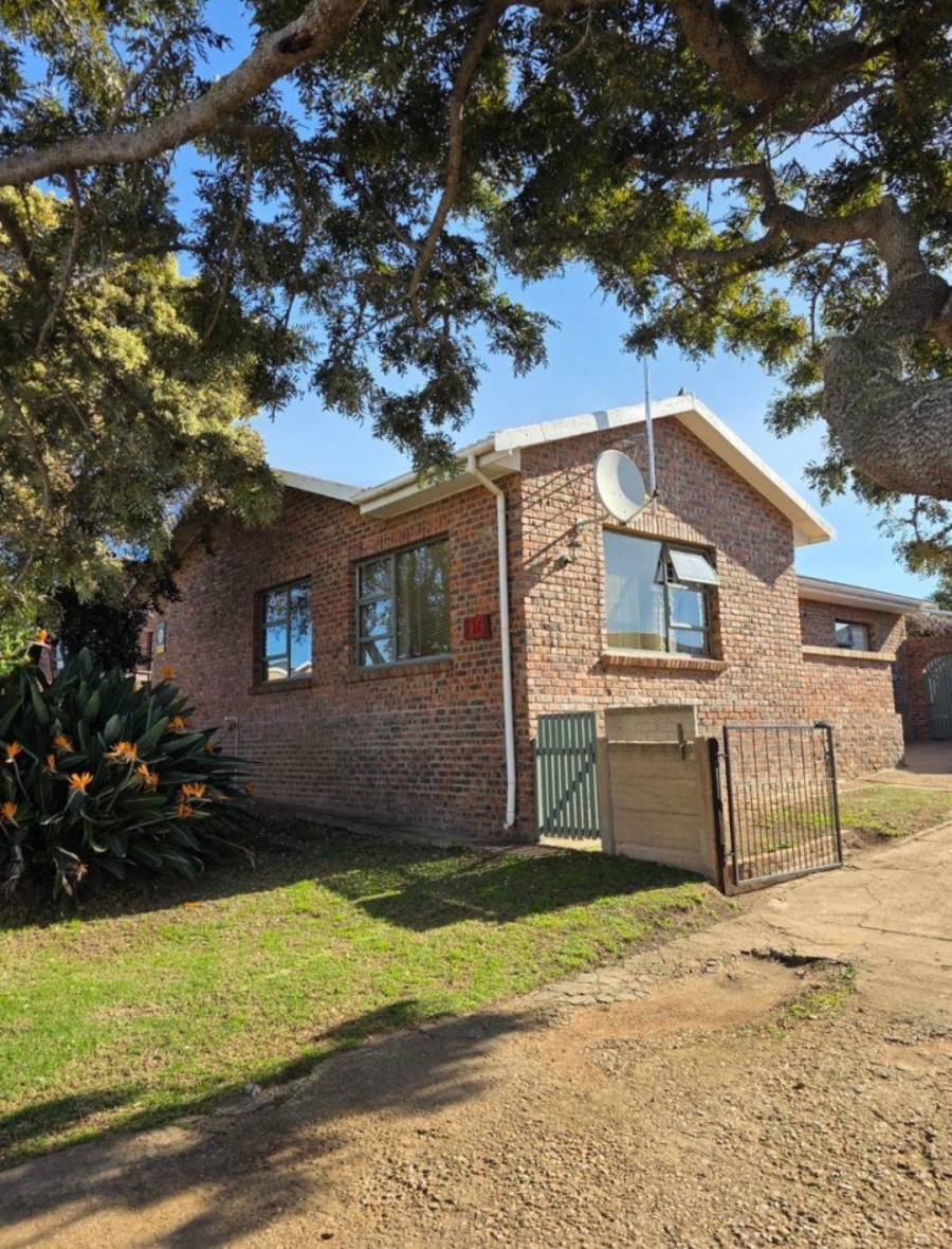 3 Bedroom Property for Sale in Wavecrest Eastern Cape